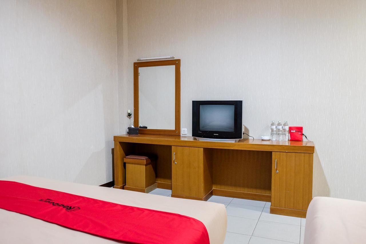 Reddoorz Plus Near Living World Pekanbaru Kültér fotó